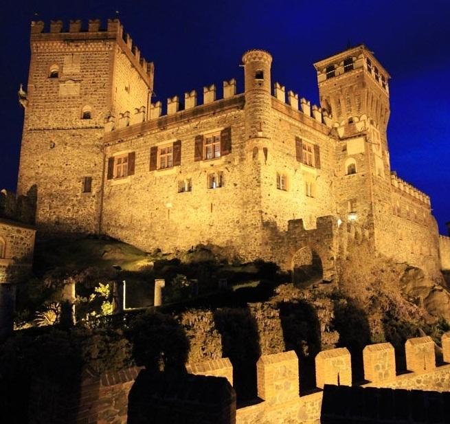 Castello Di Pavone Hotel Pavone Canavese Eksteriør billede